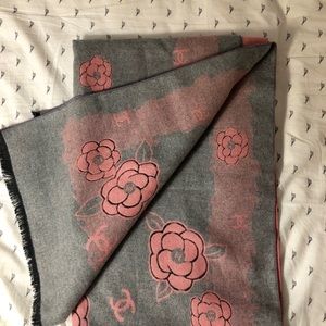 Chanel logo 100% cashmere scarf